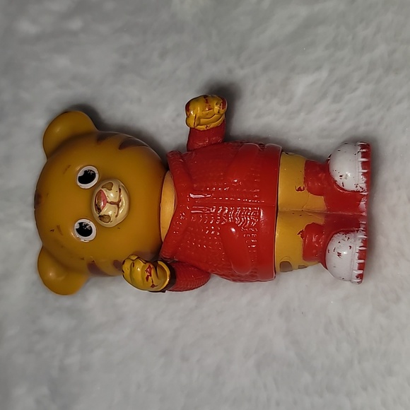 Daniel Tigers Neighborhood “Daniel Tiger” Toy Figure - Picture 1 of 5